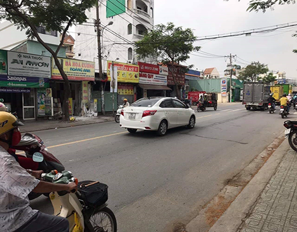 nha pho mat tien nguyen oanh